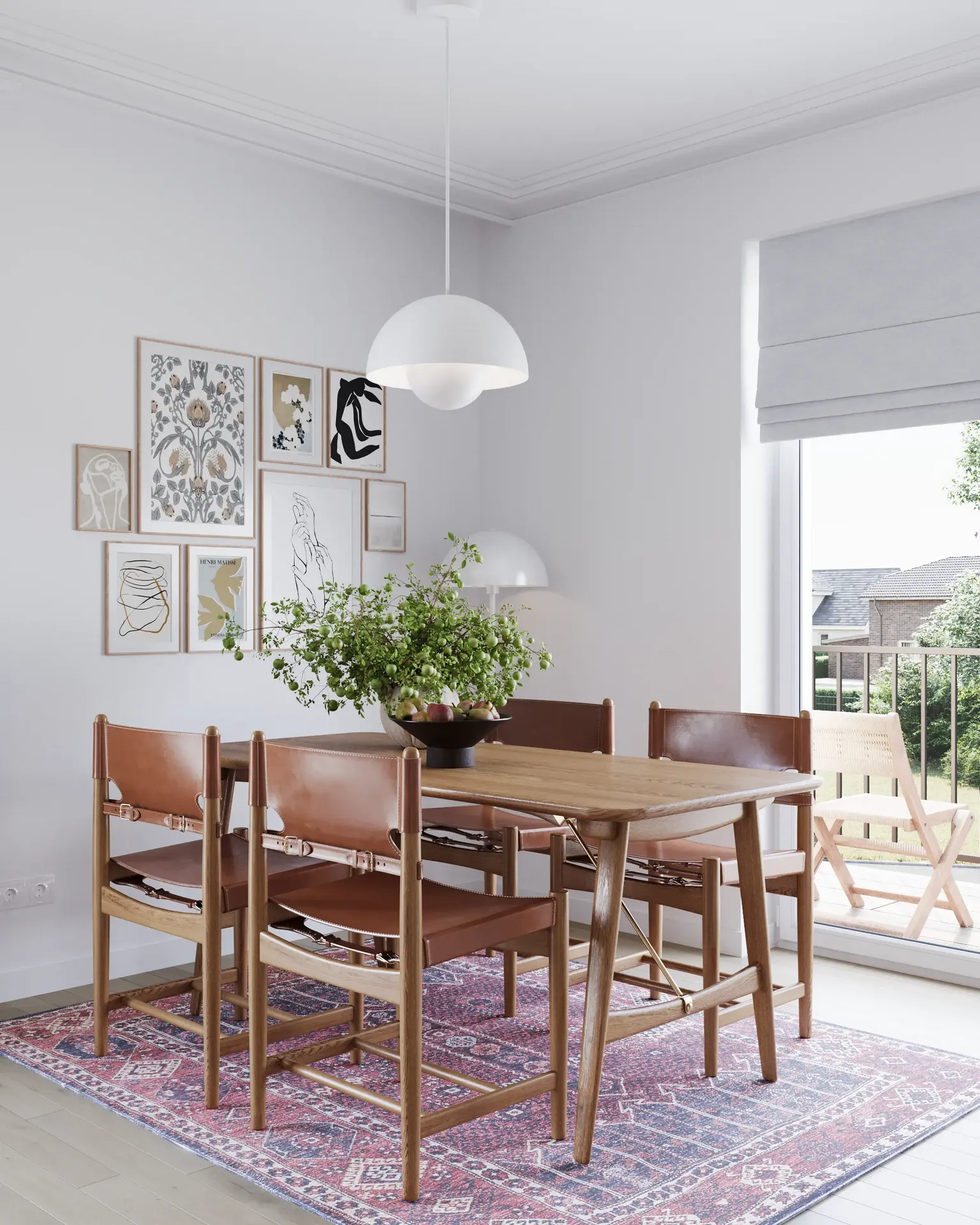 Vue en angle d'une table à manger pour quatre à cinq personnes.
