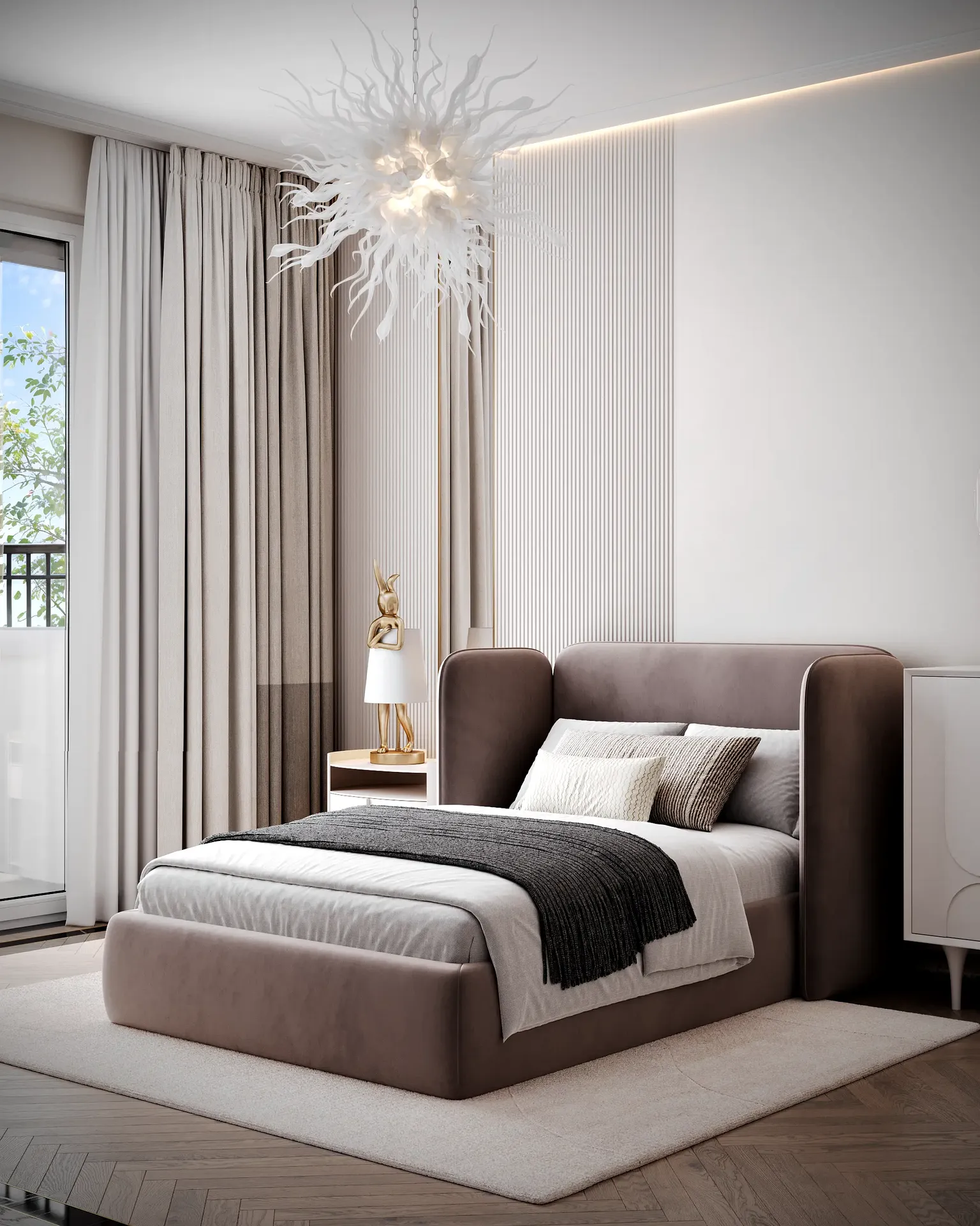 Vista cercana de una cama moderna con ropa de cama neutra y elegante en una habitación para adolescentes.