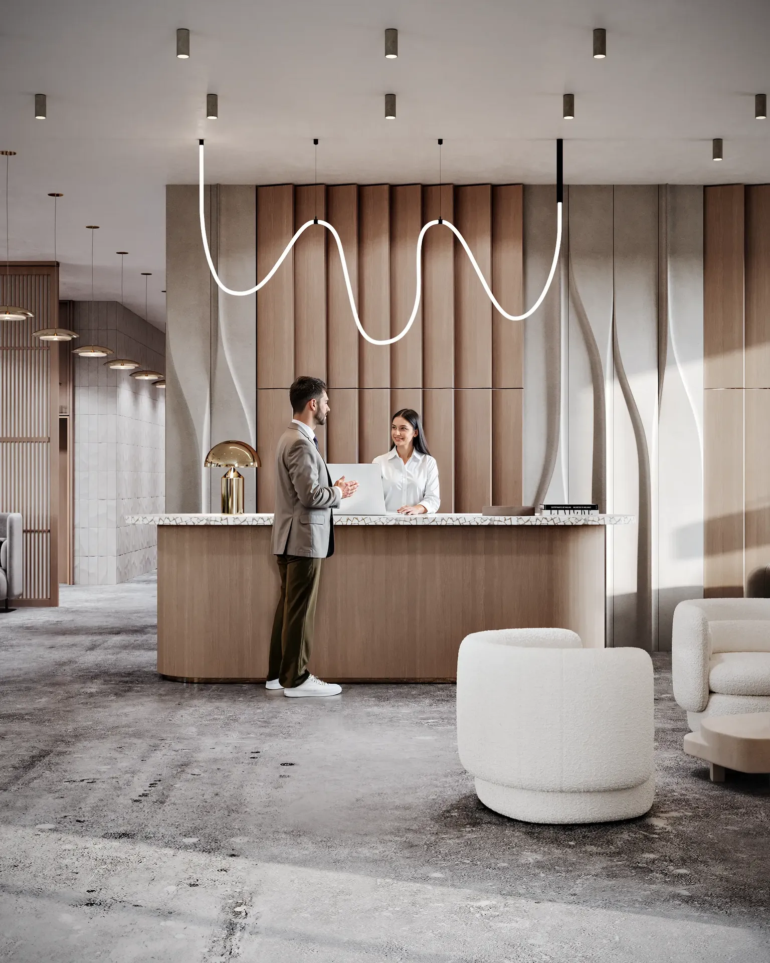 Recepción moderna en el vestíbulo residencial, que muestra a un conserje asistiendo a un huésped junto al ascensor.