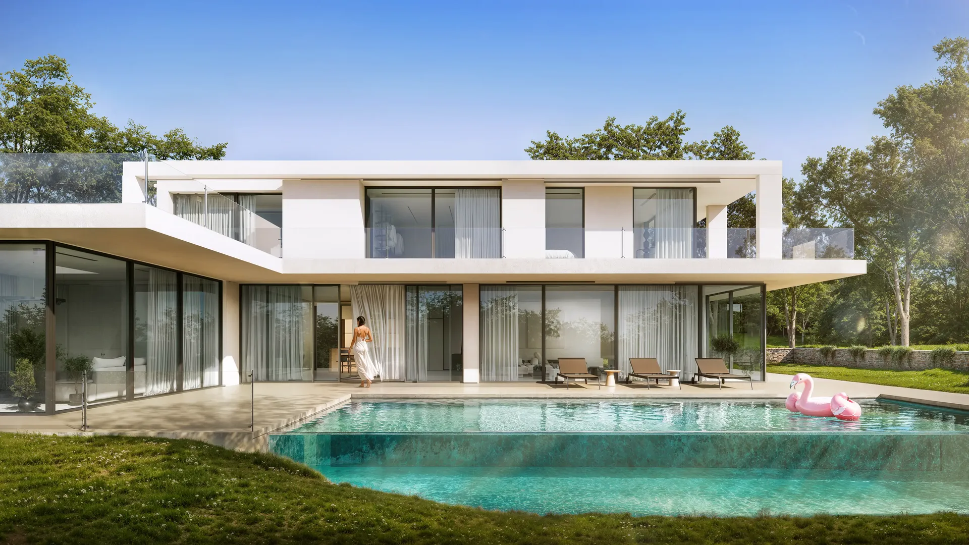 Vue frontale de la villa moderne et de la piscine, montrant une femme entrant dans l'intérieur lumineux.